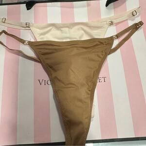 Victoria’s Secret V-String Set